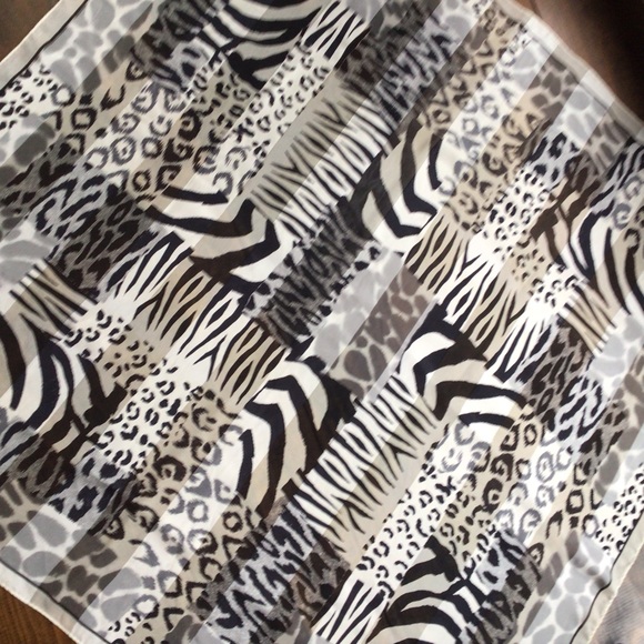 Adrienne Vittadini Animal Print silk Scarf - Picture 3 of 7
